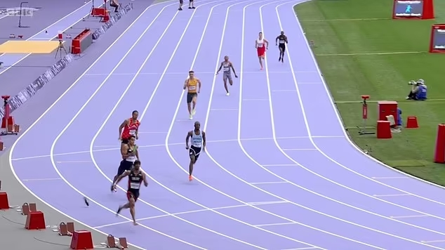 Trinidad and Tobago sprinter Renny Quow (bottom left) lost one of his shoes during the men's 4 x 400-metre relay heat (Image obtained at dailymail.co.uk)